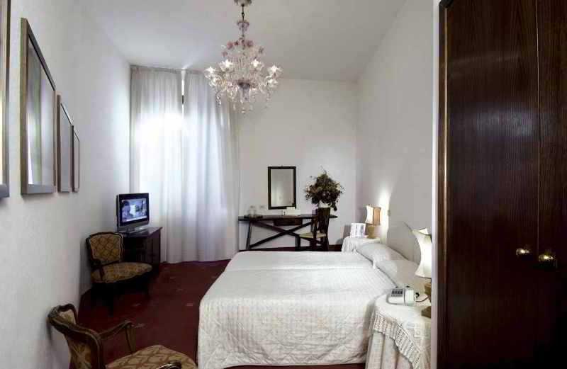 Hotel Columbia Ρώμη Εξωτερικό φωτογραφία